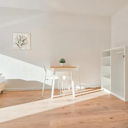 Apartment Tolstov - 2 Or 3 - 15 Min Zur Messe Dus & 10 Min Old Town Dus