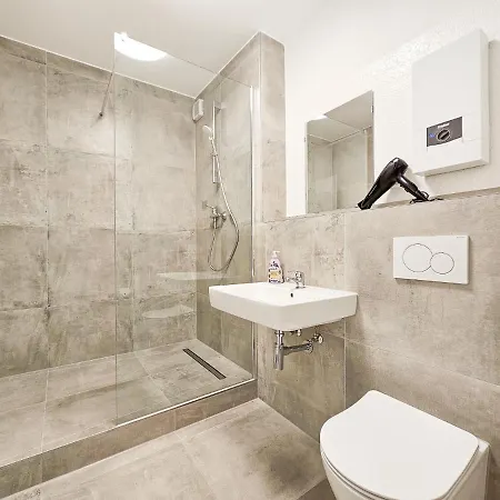 Raj Living - 2 Or 3 - 15 Min Zur Messe Dus & 10 Min Old Town Dus Daire *