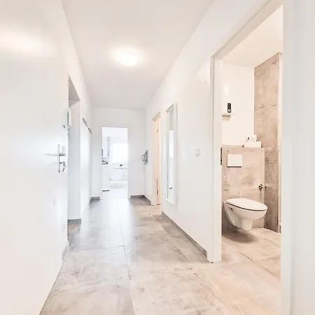 Raj Living - 2 Or 3 - 15 Min Zur Messe Dus & 10 Min Old Town Dus Daire *