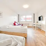 Tolstov - 2 Or 3 - 15 Min Zur Messe Dus & 10 Min Old Town Dus Düsseldorf