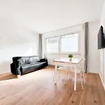 Appartement Tolstov - 2 Or 3 - 15 Min Zur Messe Dus & 10 Min Old Town Dus *