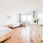 Tolstov - 2 Or 3 - 15 Min Zur Messe Dus & 10 Min Old Town Dus Düsseldorf