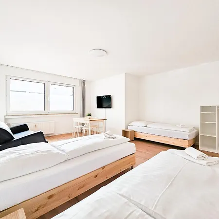 Raj Living - 2 Or 3 - 15 Min Zur Messe Dus & 10 Min Old Town Dus Apartment