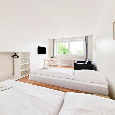 Raj Living - 2 Or 3 - 15 Min Zur Messe Dus & 10 Min Old Town Dus Apartment
