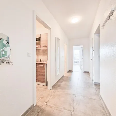 Apartment Raj Living - 2 Or 3 - 15 Min Zur Messe Dus & 10 Min Old Town Dus