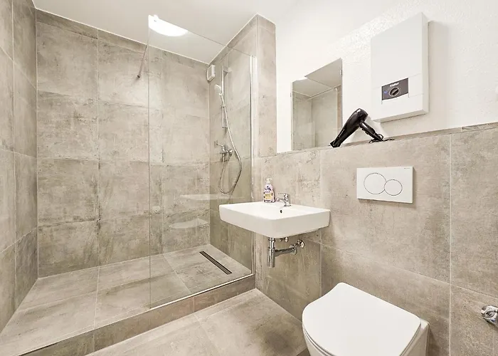 Tolstov - 2 Or 3 - 15 Min Zur Messe Dus & 10 Min Old Town Dus Apartamento *