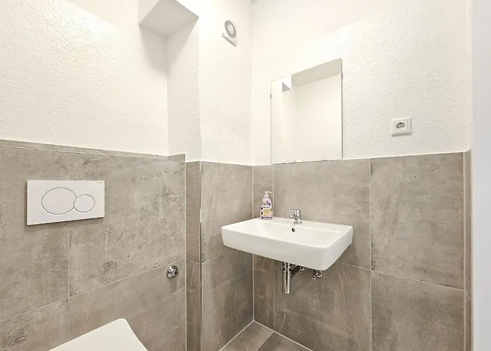 Tolstov - 2 Or 3 - 15 Min Zur Messe Dus & 10 Min Old Town Dus Apartamento