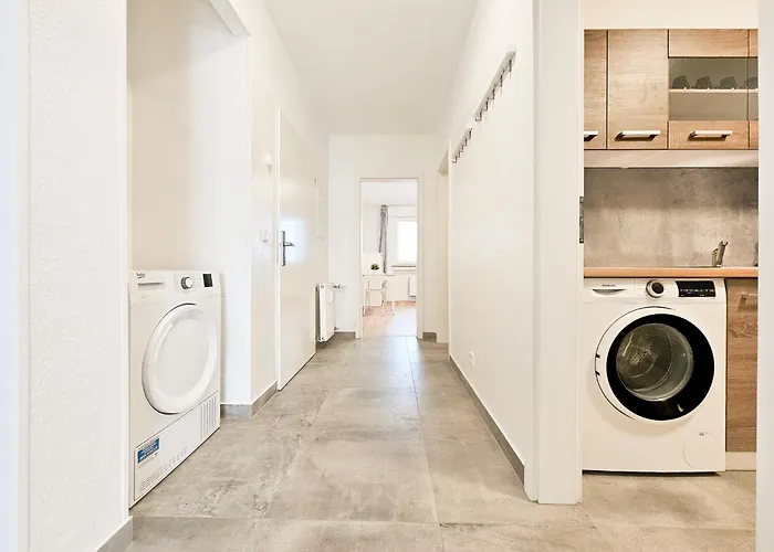 Tolstov - 2 Or 3 - 15 Min Zur Messe Dus & 10 Min Old Town Dus Apartamento