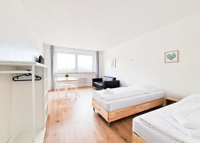 Διαμέρισμα Tolstov - 2 Or 3 - 15 Min Zur Messe Dus & 10 Min Old Town Dus