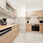 Tolstov - 2 Or 3 - 15 Min Zur Messe Dus & 10 Min Old Town Dus Appartement Düsseldorf