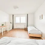 Tolstov - 2 Or 3 - 15 Min Zur Messe Dus & 10 Min Old Town Dus Appartement *