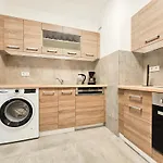 Tolstov - 2 Or 3 - 15 Min Zur Messe Dus & 10 Min Old Town Dus *