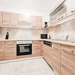Tolstov - 2 Or 3 - 15 Min Zur Messe Dus & 10 Min Old Town Dus *